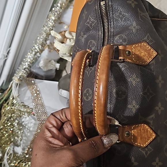 EUC Louis Vuitton Monogram Speedy 30 - Picture 4 of 17